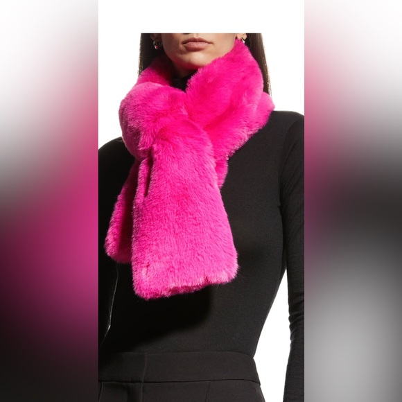 Saks Fifth Avenue Accessories - ◼️Saks Fifth Avenue Scarf